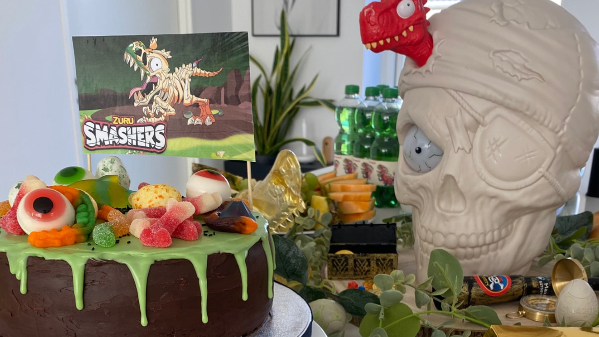 Smashers Dino Island themed birthday party decorations