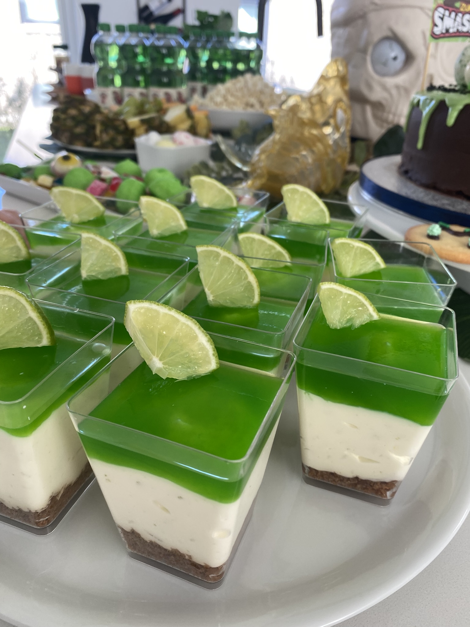 Smashers-themed slime cake and treats
